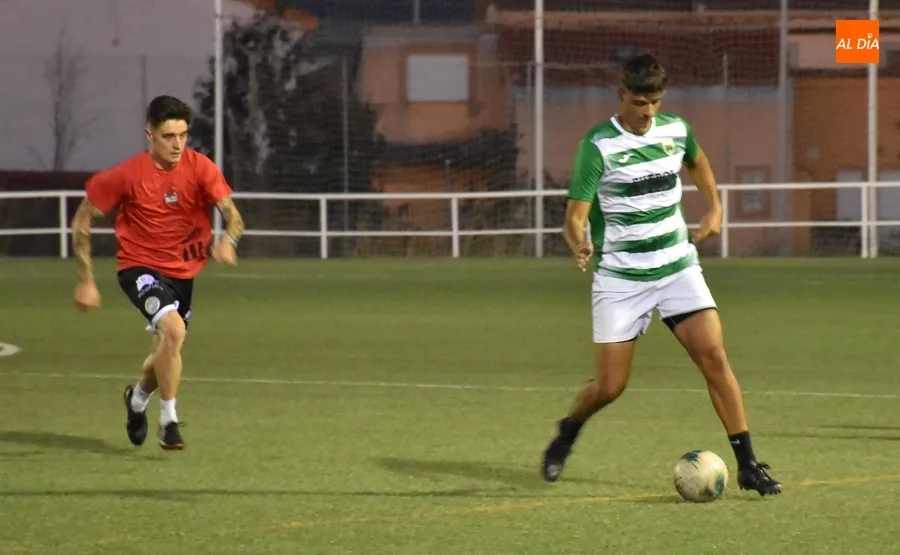 Foto 6 - El Puente gana en los penaltys una apasionante final de la Farinato League ante Zona Verde