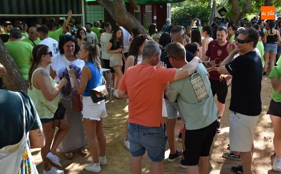 Foto 4 - Un monumental susto enfr&iacute;a la vibrante y multitudinaria nueva tarde taurina del Barrio Nuevo