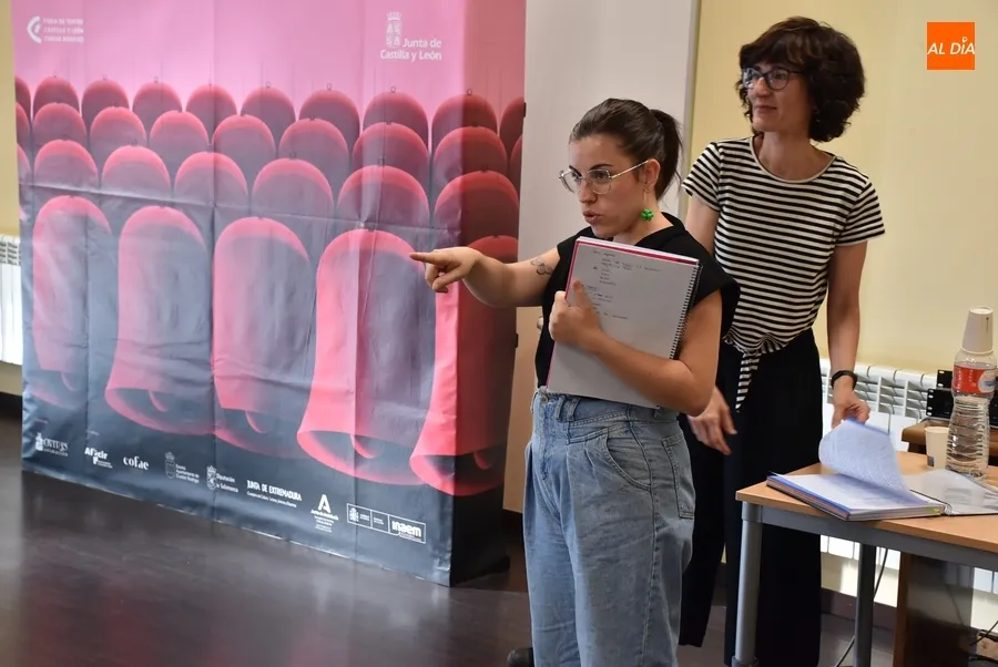 Foto 6 - Primera toma de contacto con los j&oacute;venes que quieren ser monitores del Divierteatro 2024