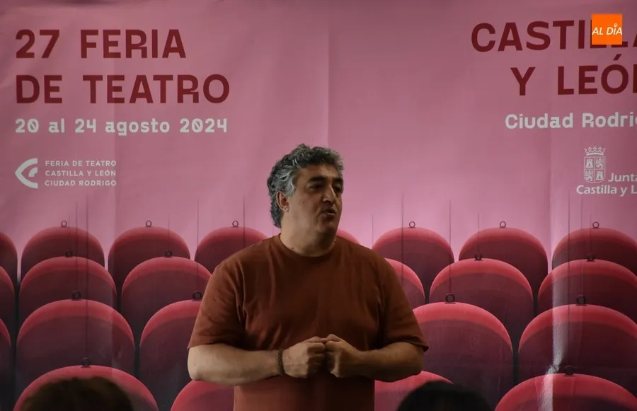 Foto 8 - Primera toma de contacto con los j&oacute;venes que quieren ser monitores del Divierteatro 2024