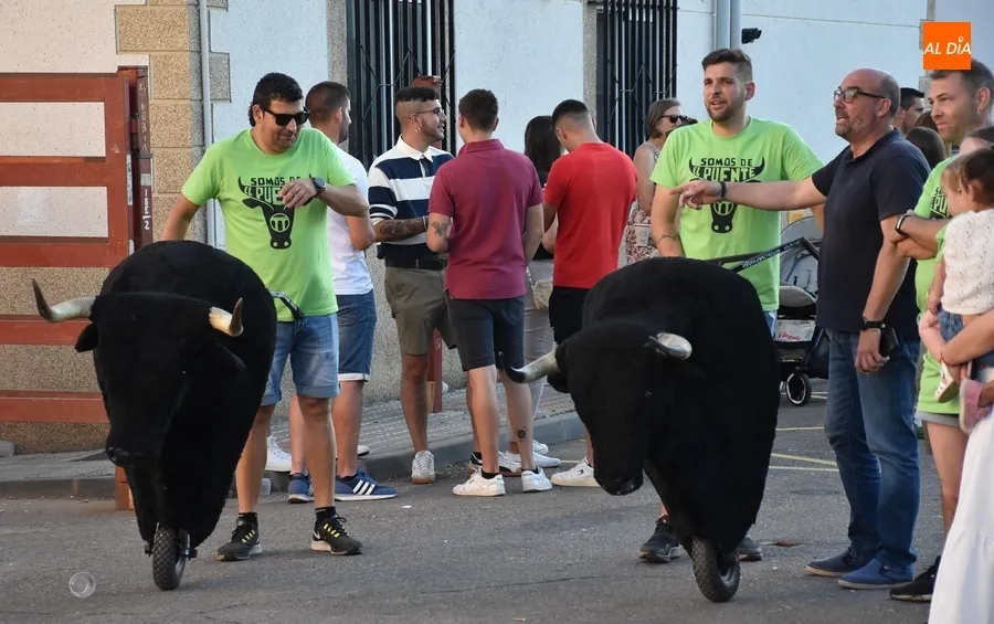Foto 2 - Los ni&ntilde;os tambi&eacute;n tienen su oportunidad de correr delante de los astados en el Barrio Nuevo