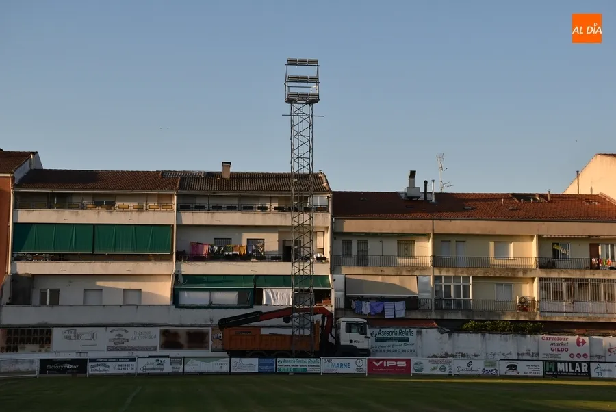Foto 3 - Las torretas del Francisco Mateos empiezan a lucir sus nuevos focos