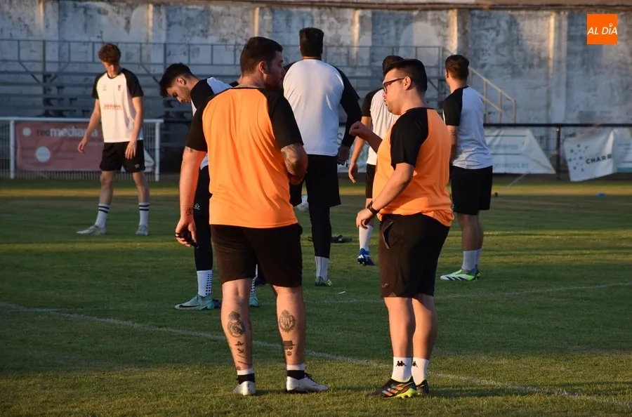 Foto 6 - Arranca el Ciudad Rodrigo CF 24/25 con la permanencia en 3&ordf; como objetivo primordial