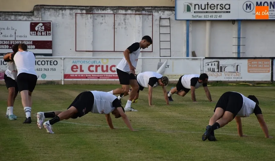 Foto 8 - Arranca el Ciudad Rodrigo CF 24/25 con la permanencia en 3&ordf; como objetivo primordial