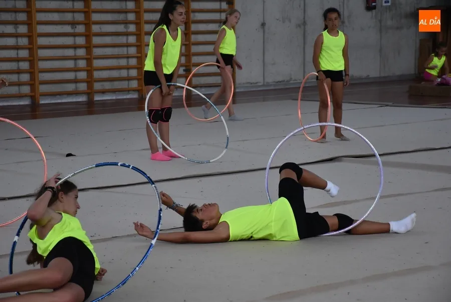 Foto 9 - El medallista nacional Daniel Rodr&iacute;guez visita el Campus de Gimnasia R&iacute;tmica
