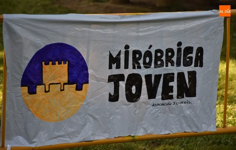 Foto 3 - Alejandro y Jorge se imponen en el concurso de preguntas promovido por Mir&oacute;briga Joven