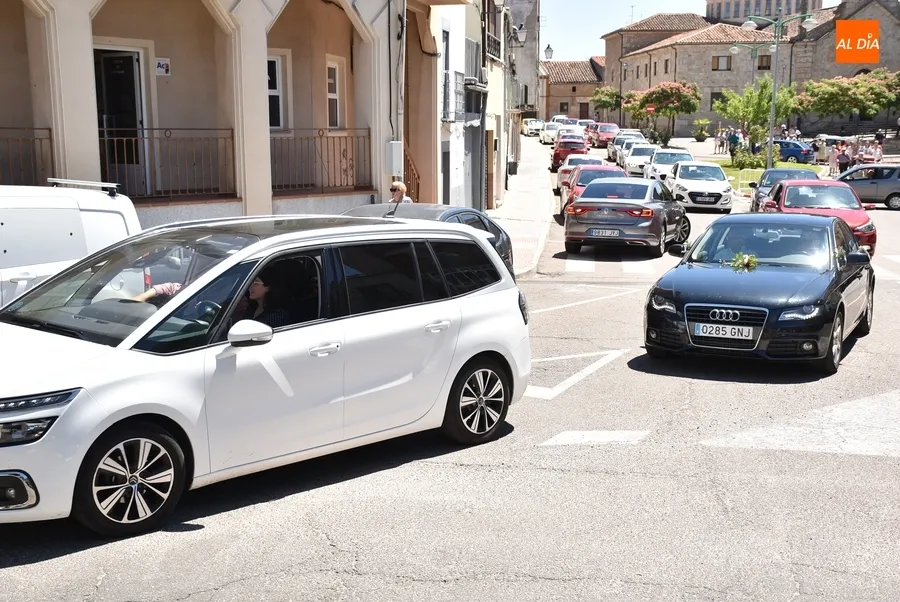 Foto 10 - 37 coches, una moto y una silla de ruedas reciben la bendici&oacute;n de San Crist&oacute;bal