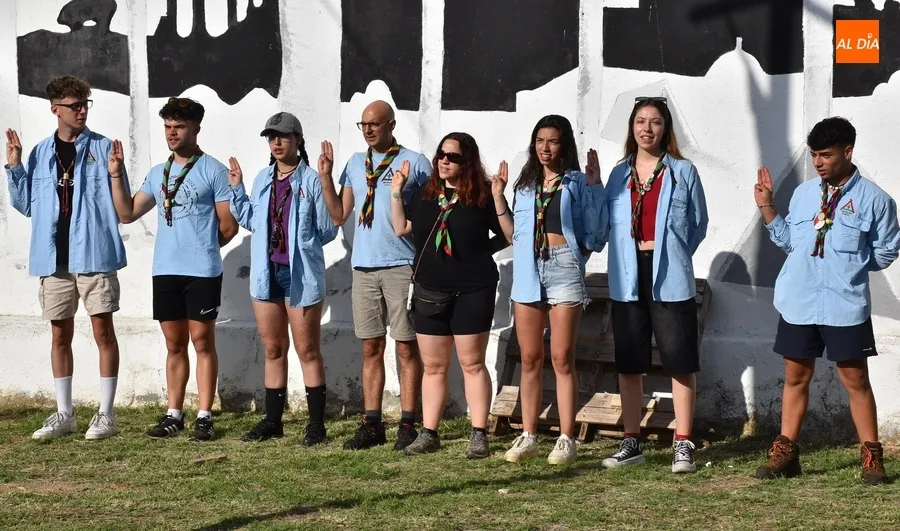 Foto 3 - Medio centenar de miembros del Grupo Scout Kennedy se van de campamento a Serradilla del Llano