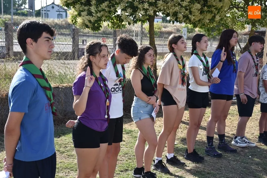 Foto 8 - Medio centenar de miembros del Grupo Scout Kennedy se van de campamento a Serradilla del Llano