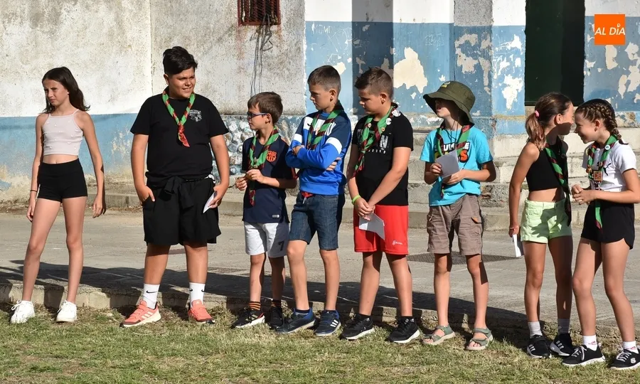 Foto 10 - Medio centenar de miembros del Grupo Scout Kennedy se van de campamento a Serradilla del Llano