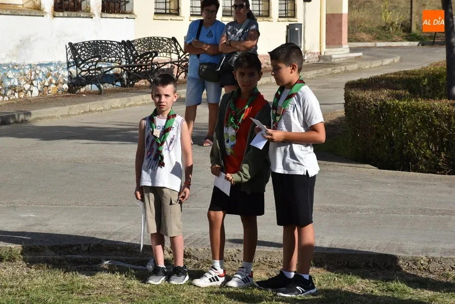 Foto 11 - Medio centenar de miembros del Grupo Scout Kennedy se van de campamento a Serradilla del Llano