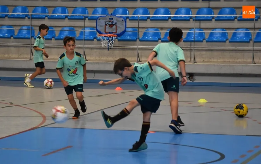 Foto 5 - En marcha la 5&ordf; edici&oacute;n del Campus de F&uacute;tbol Sala que comanda Jos&eacute; Ruiz