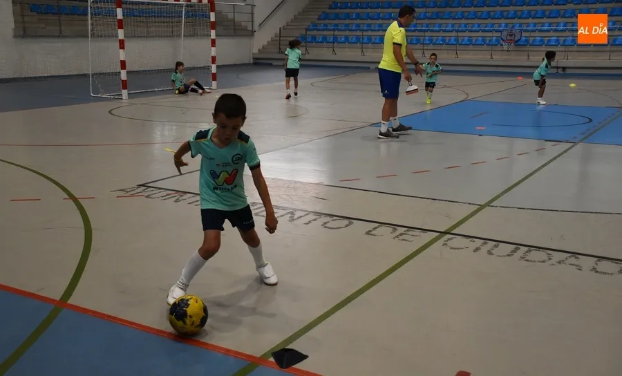 Foto 6 - En marcha la 5&ordf; edici&oacute;n del Campus de F&uacute;tbol Sala que comanda Jos&eacute; Ruiz