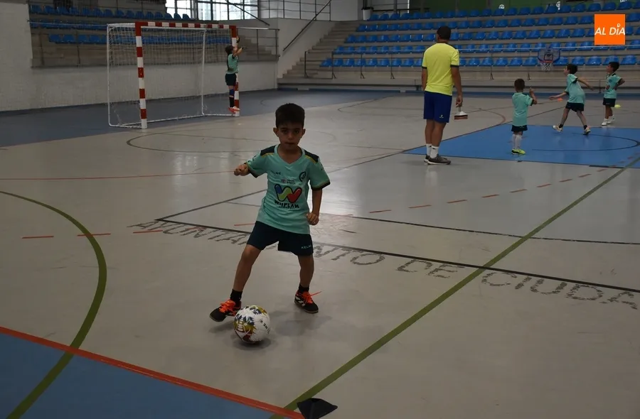Foto 7 - En marcha la 5&ordf; edici&oacute;n del Campus de F&uacute;tbol Sala que comanda Jos&eacute; Ruiz