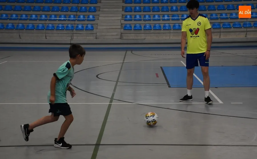 Foto 10 - En marcha la 5&ordf; edici&oacute;n del Campus de F&uacute;tbol Sala que comanda Jos&eacute; Ruiz