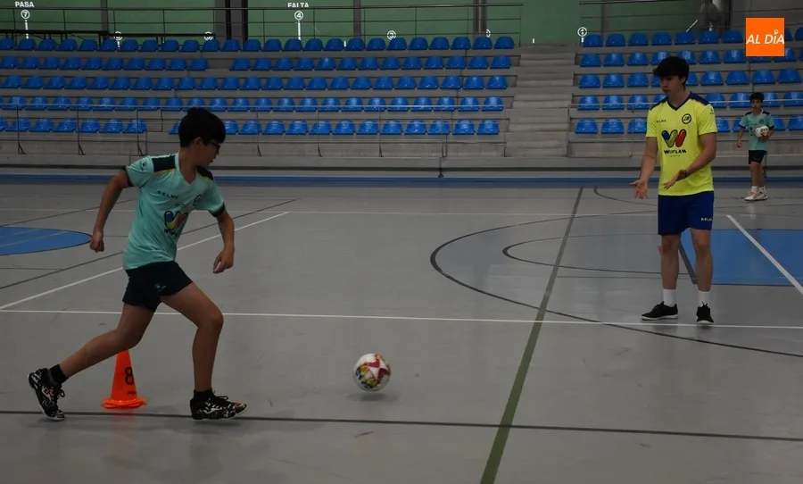 Foto 11 - En marcha la 5&ordf; edici&oacute;n del Campus de F&uacute;tbol Sala que comanda Jos&eacute; Ruiz