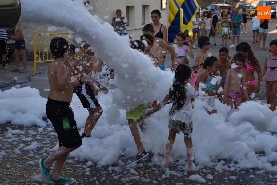 Foto 5 - Los m&aacute;s peque&ntilde;os se encargan de abrir las fiestas de la Avenida de Espa&ntilde;a