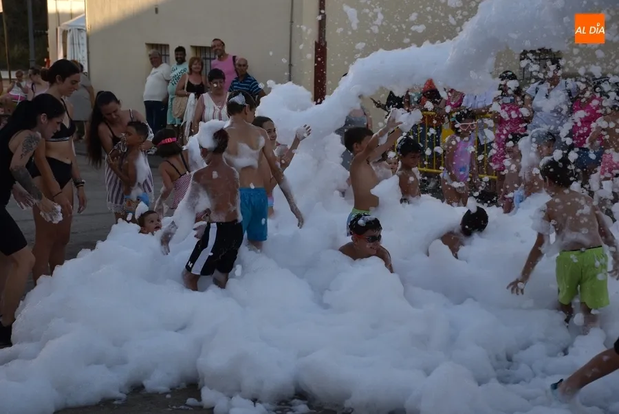 Foto 7 - Los m&aacute;s peque&ntilde;os se encargan de abrir las fiestas de la Avenida de Espa&ntilde;a