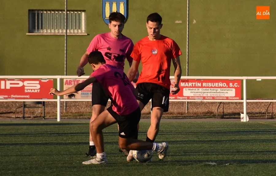 Foto 2 - El Puente con holgura y Zona Verde por la m&iacute;nima se meten en la final de la Farinato League