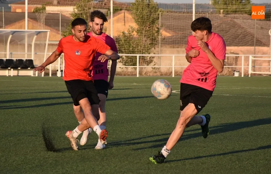 Foto 6 - El Puente con holgura y Zona Verde por la m&iacute;nima se meten en la final de la Farinato League