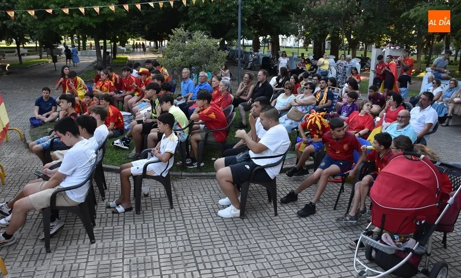 Foto 8 - Novedoso seguimiento colectivo a la Selecci&oacute;n Espa&ntilde;ola en Mir&oacute;briga gracias a la AVV de San Andr&eacute;s