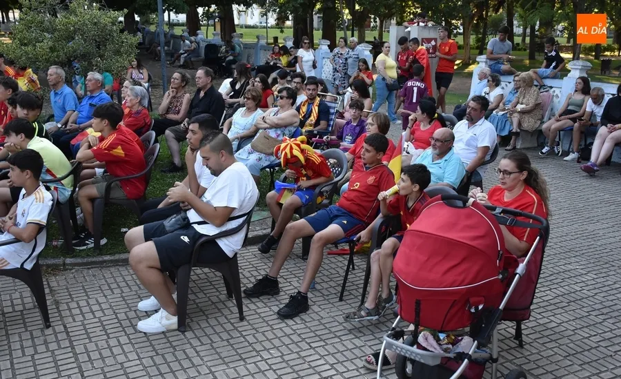 Foto 10 - Novedoso seguimiento colectivo a la Selecci&oacute;n Espa&ntilde;ola en Mir&oacute;briga gracias a la AVV de San Andr&eacute;s
