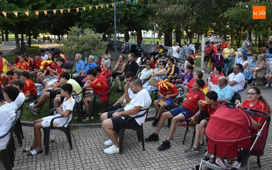 Foto 11 - Novedoso seguimiento colectivo a la Selecci&oacute;n Espa&ntilde;ola en Mir&oacute;briga gracias a la AVV de San Andr&eacute;s