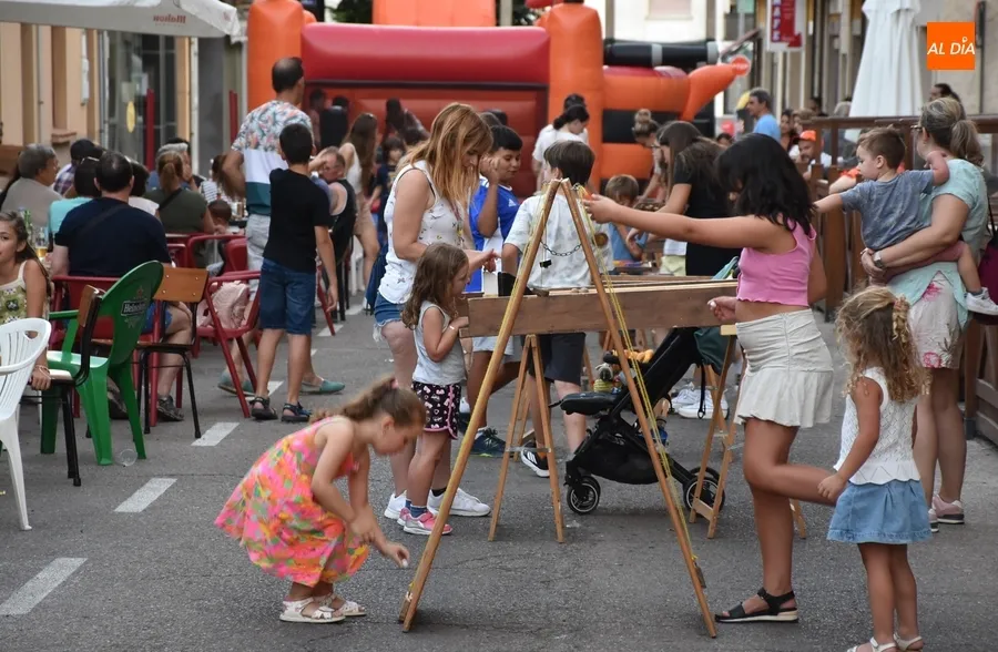 Foto 7 - Juegos para ni&ntilde;os y la m&uacute;sica de Back to the Covers abren las fiestas de Santa Ana