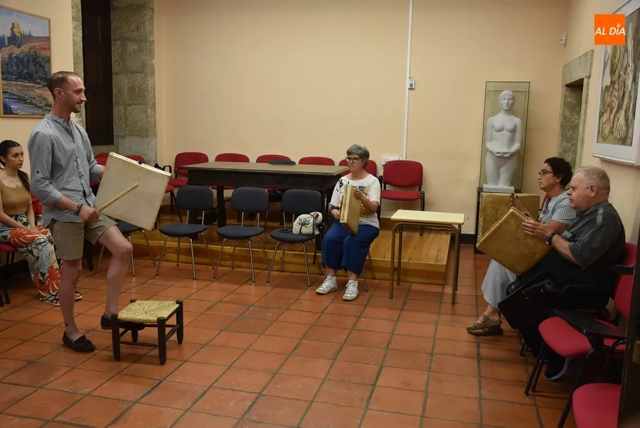 Foto 5 - Clausurado el taller de pandero dejando abierta la puerta a que se extienda al invierno