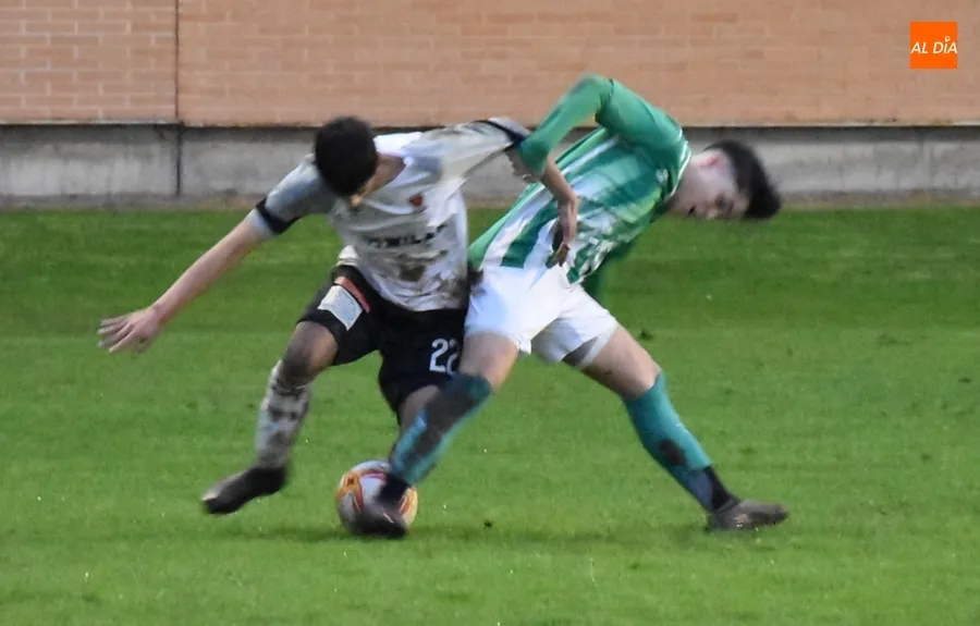 Foto 3 - El Ciudad Rodrigo ficha a Iv&aacute;n Fern&aacute;ndez tras el descenso &lsquo;en los despachos&rsquo; del Laguna 