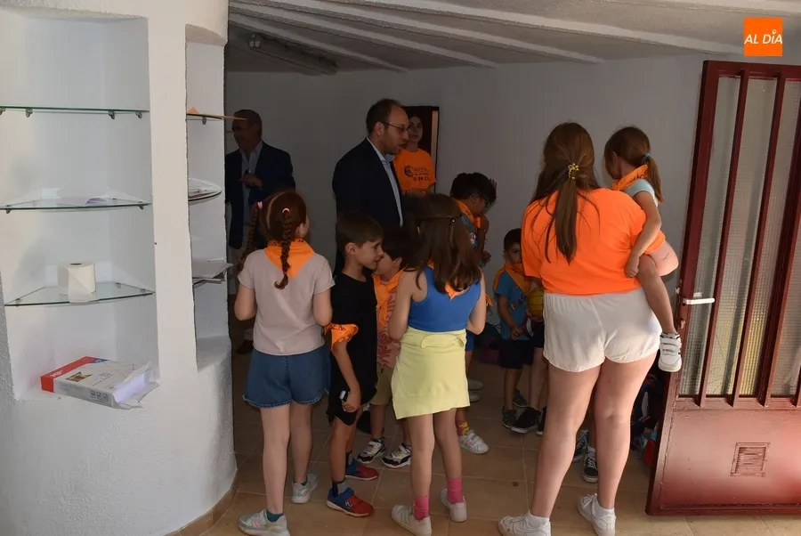Foto 6 - El Equipo de Gobierno del Ayuntamiento visita Conciliamos y el Campamento Urbano