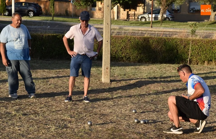 Foto 4 - Lorena y Fran Sastre ganan el Campeonato de Petanca de las fiestas de la Avenida de Espa&ntilde;a