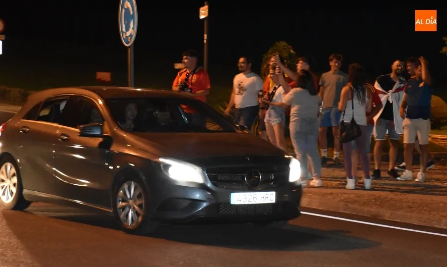 Foto 2 - Ciudad Rodrigo celebra a golpe de claxon el pase a la final de la Eurocopa