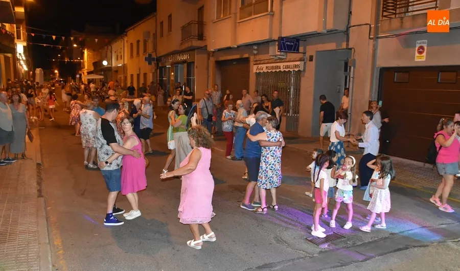 Foto 10 - Animada velada de baile en Santa Ana con el tr&iacute;o Noches de Luna