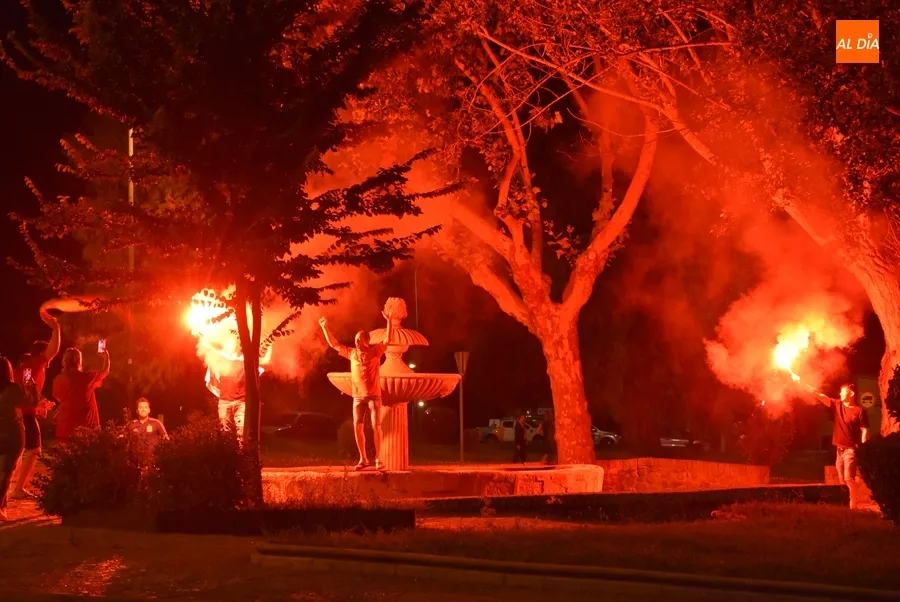 Foto 11 - Ciudad Rodrigo celebra a golpe de claxon el pase a la final de la Eurocopa