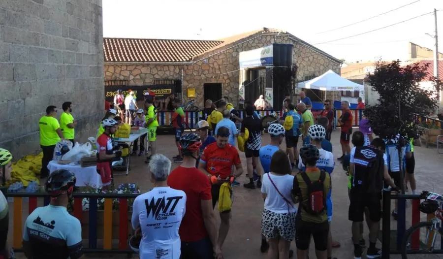 Foto 5 - Retortillo retoma su Ruta del Yeltes con victorias de Jakub Stanislaw e Isabel Aguadero