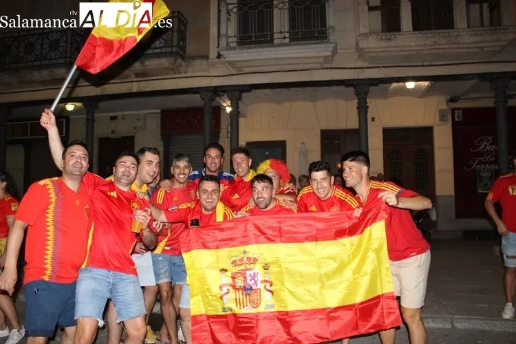 Foto 8 - Alba de Tormes celebra la cuarta Eurocopa de la Selecci&oacute;n Espa&ntilde;ola