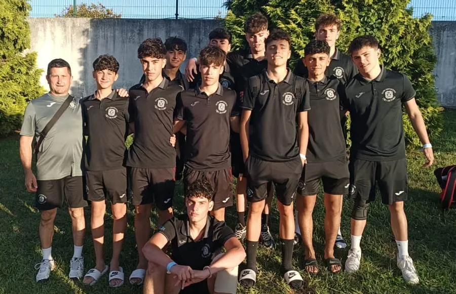Foto 2 - Uno de los equipos del III Columnas en la ADREP Cup se mete en las semifinales