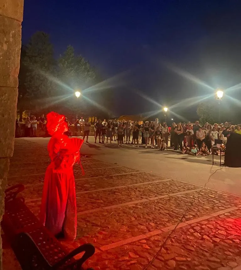 Foto 7 - Unas 200 personas asisten al regreso de la Ruta de los Malditos, en la que apareci&oacute; El Charro
