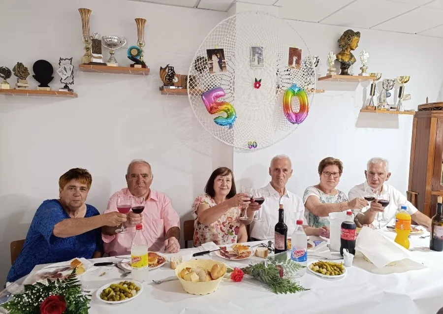Foto 3 - El Tilero de Navasfr&iacute;as homenajea a 3 parejas que alcanzan las Bodas de Oro de casados