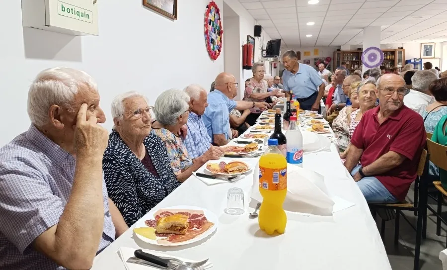 Foto 9 - El Tilero de Navasfr&iacute;as homenajea a 3 parejas que alcanzan las Bodas de Oro de casados
