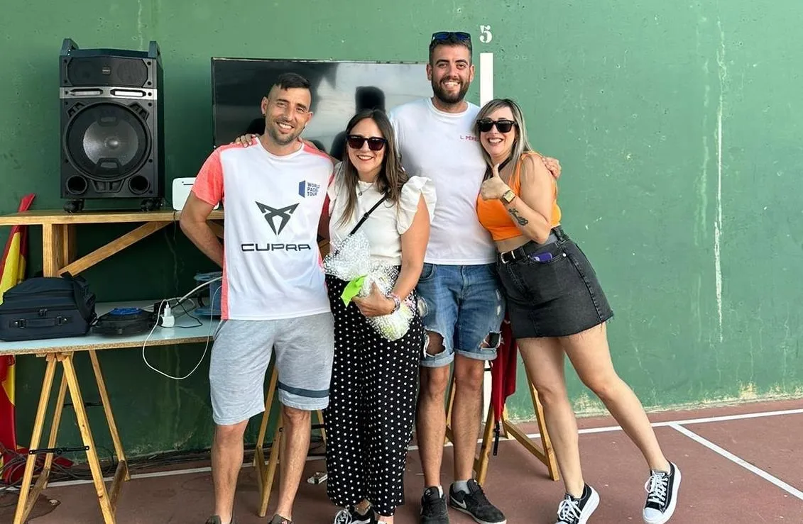 Foto 4 - Michel y V&iacute;ctor Redondo se adjudican el 3&ordm; Torneo de P&aacute;del de Castillejo de Mart&iacute;n Viejo
