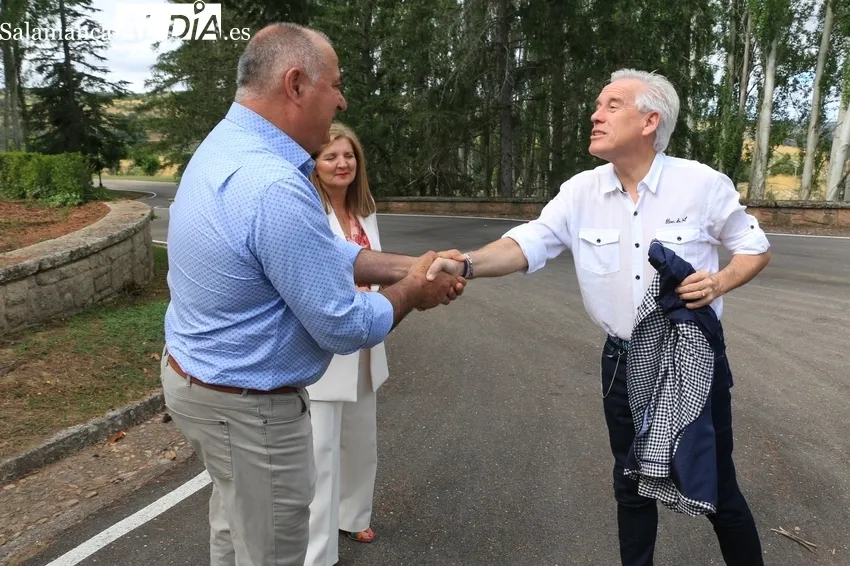 Entrega de diplomas del curso de inmersión lingüística al inglés organizado por Iberdrola y la JCyL en Villarino / CORRAL  