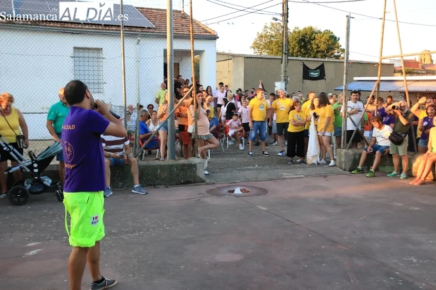Foto 10 - Las pe&ntilde;as visten de color las fiestas de Villasbuenas