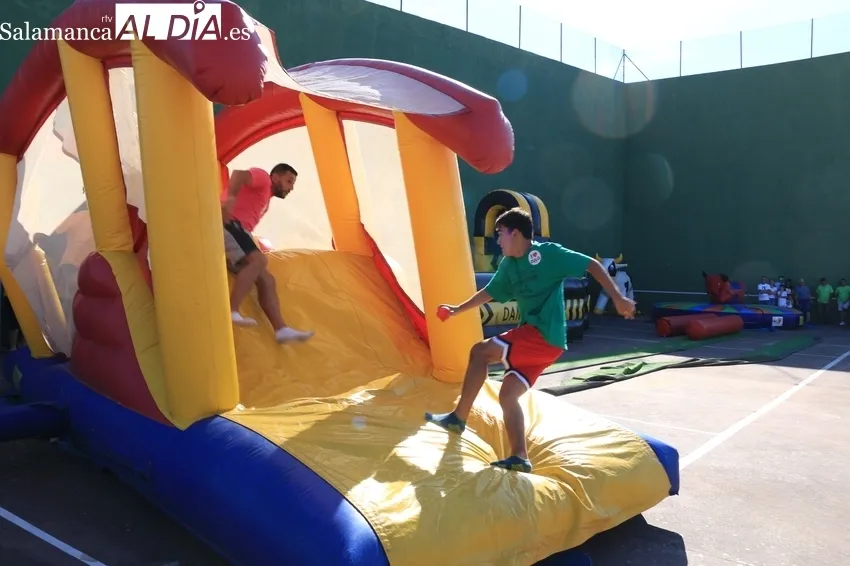 Divertido Gran Prix de Encierros Infantiles Huertos en Villasbuenas / CORRAL