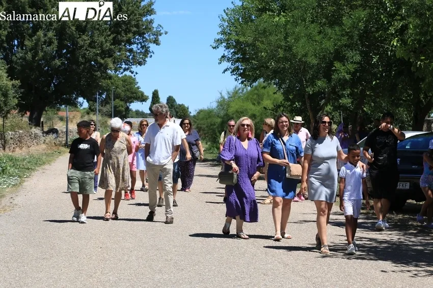 Bienvenida de los vecinos de El Cubo de Don Sancho a los niños saharauis del programa de acogida de Ampusasa / CORRAL 