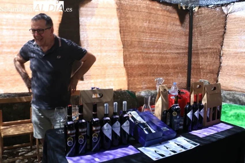 Nuevo éxito de público y expositores de la feria de artesanía y agroecológica de Monleras / CORRAL