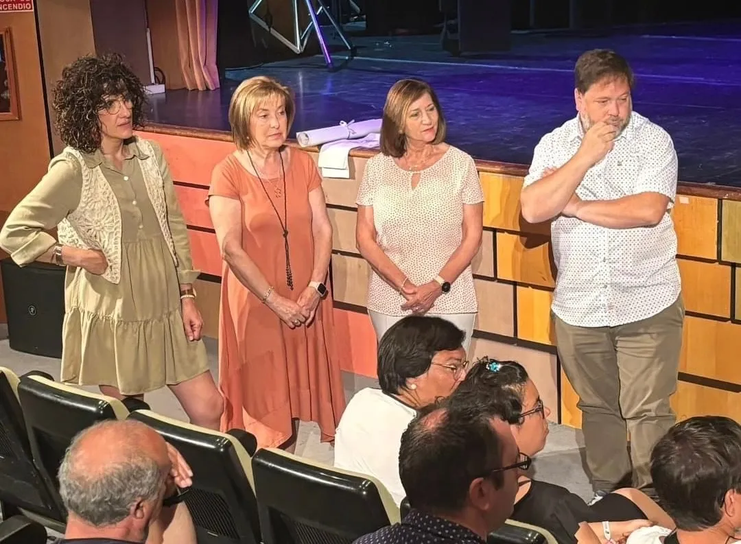 Foto 3 - UniverUsal despide el curso y da la bienvenida al verano con un cercano acto de clausura y una graduaci&oacute;n