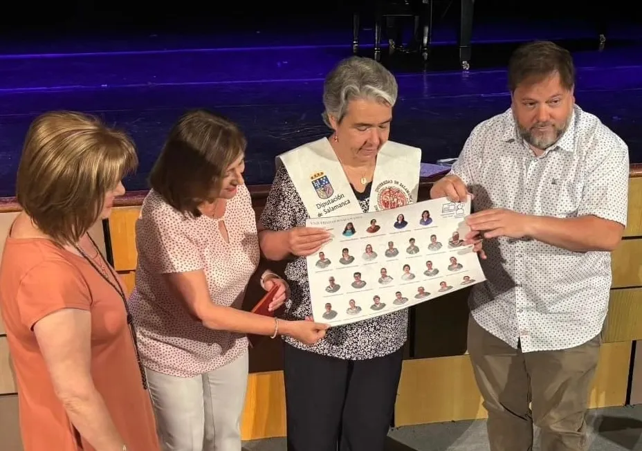 Foto 4 - UniverUsal despide el curso y da la bienvenida al verano con un cercano acto de clausura y una graduaci&oacute;n