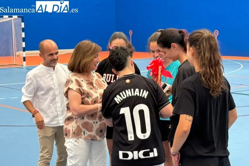 Foto 6 - El equipo Vayatorta se lleva un disputado y animado II Torneo de F&uacute;tbol Sala Femenino de Pe&ntilde;aranda
